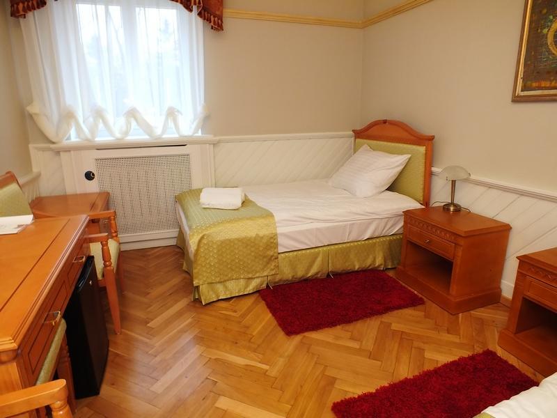 Dom Pracy Tworczej Hotel Goluchow Exterior photo